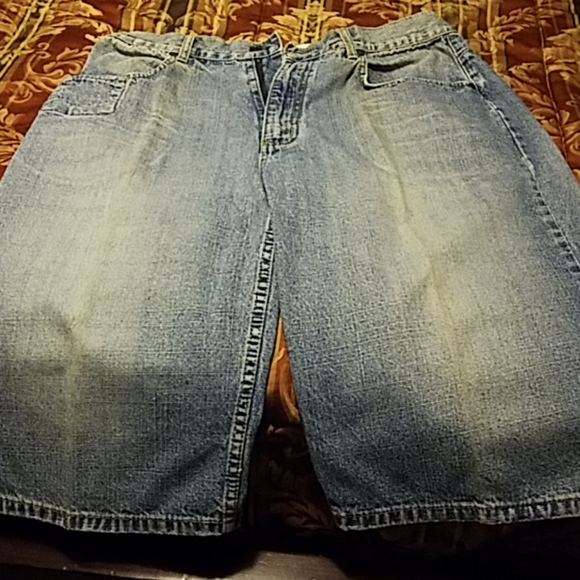 VIBES Gold Label Denim Shorts - Picture 7 of 8